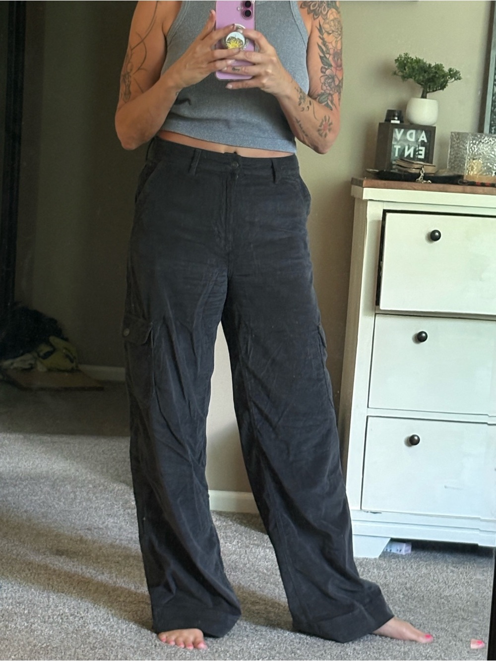 American Eagle Outfitters Wide-Leg Cargo Pants in black corduroy size 8L